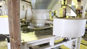 製茶機械は水やお湯で洗浄し、常に衛生面に心がけています